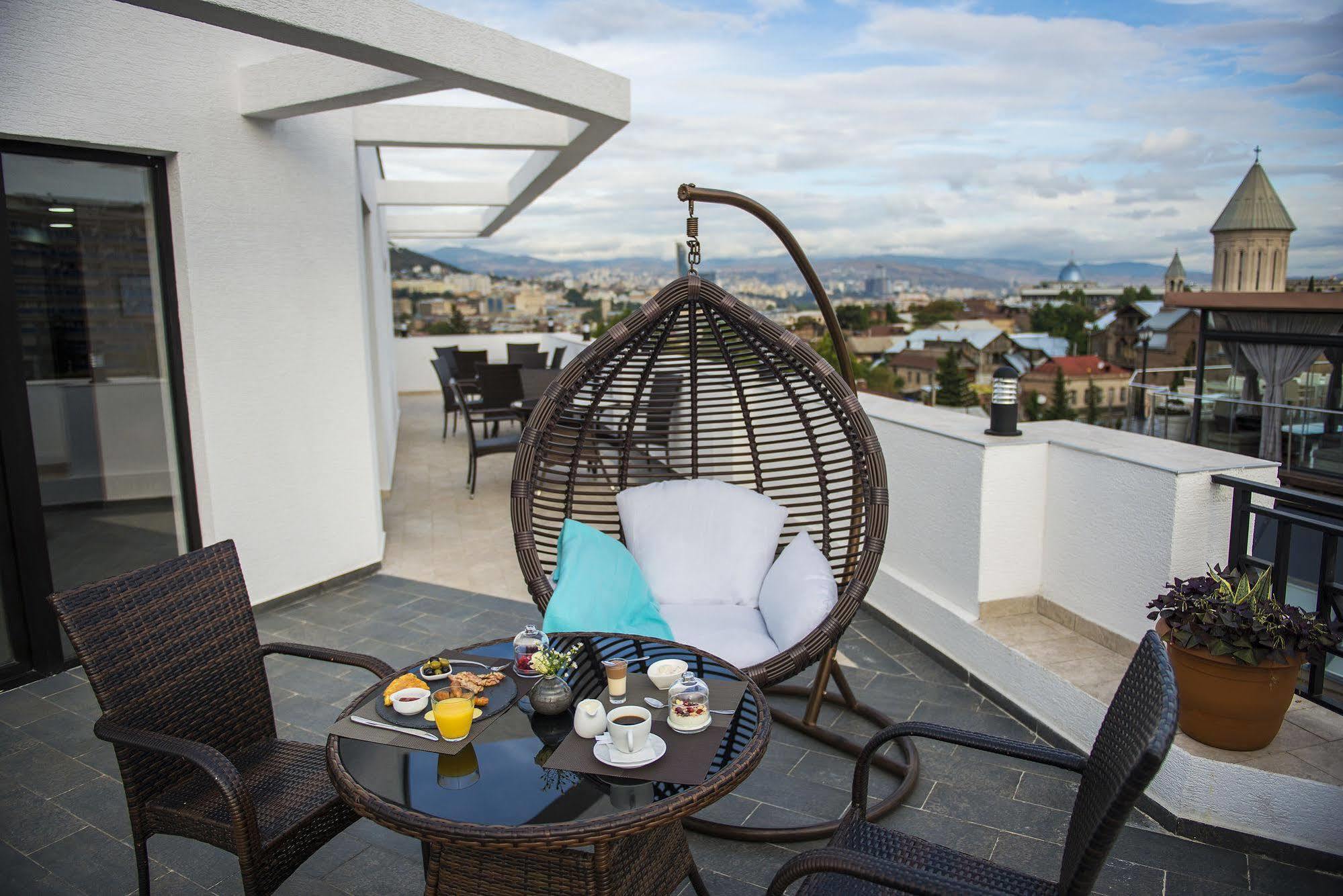 Tbilisi Inn Otel 4*